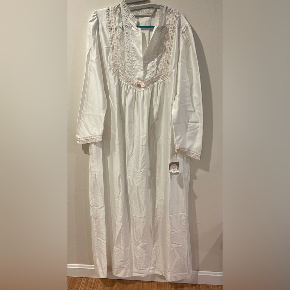 Christian Dior Vintage Nightgown w/Tags (Jordan Marsh and Christian Dior) Medium